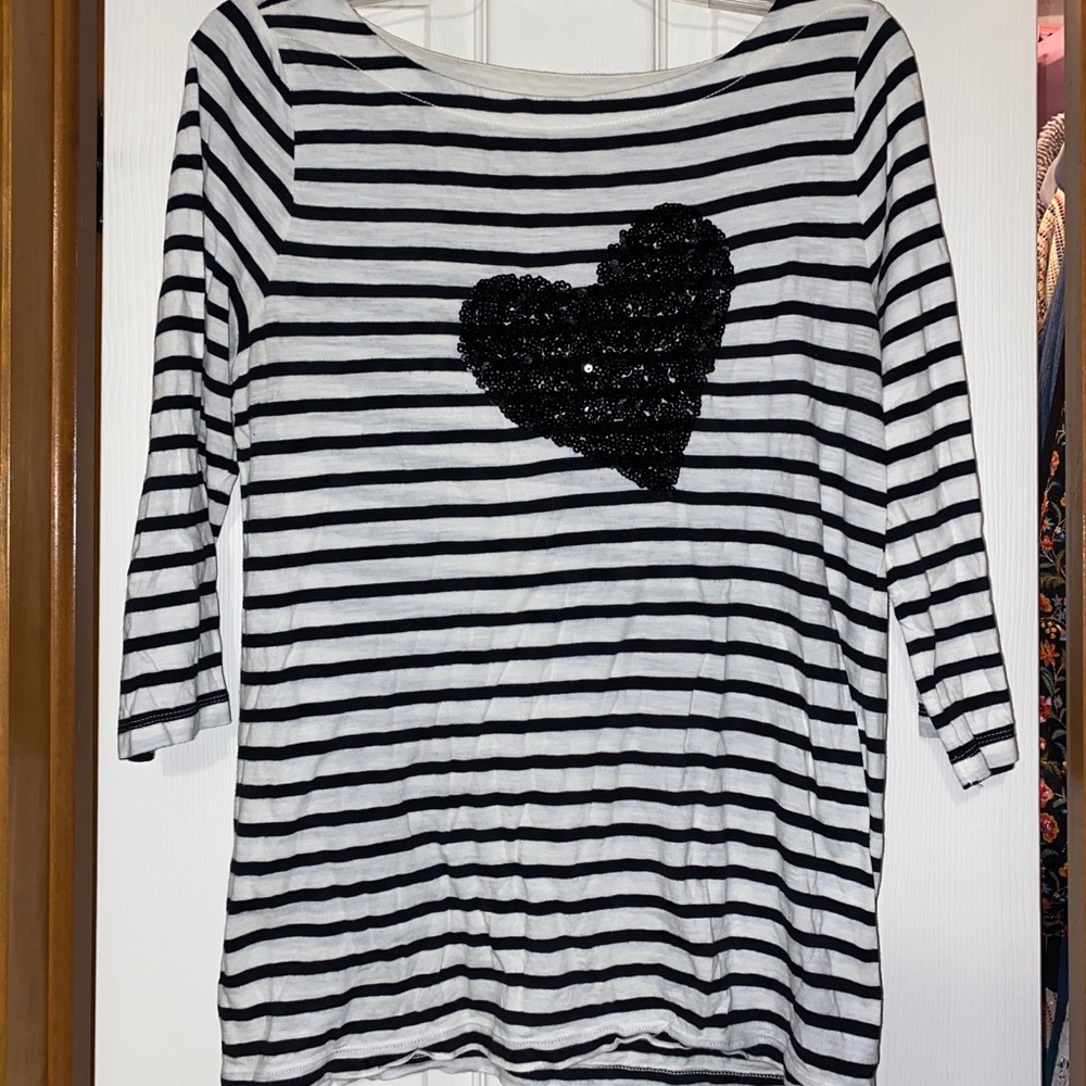Black and white striped 3/4 length tee